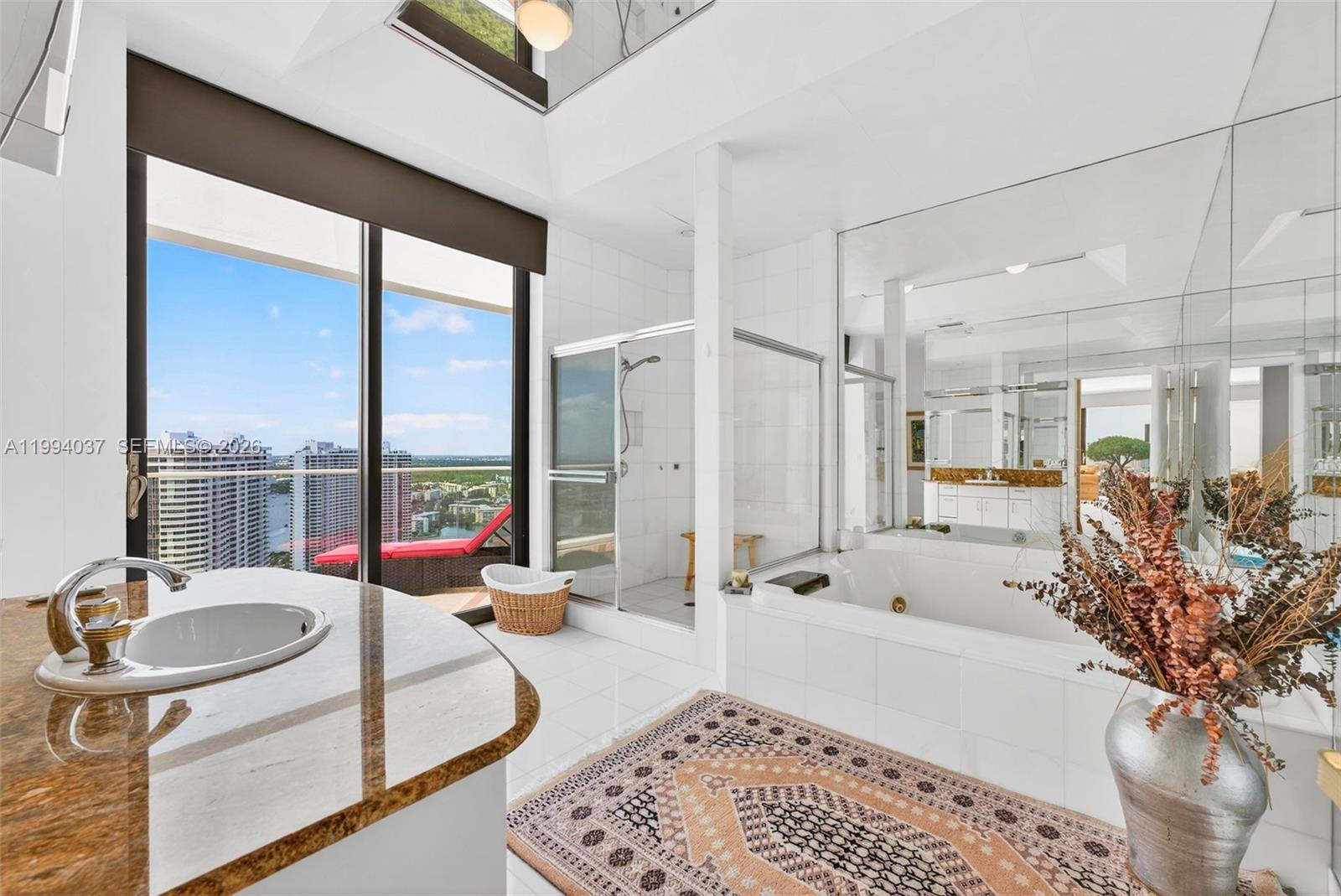 2800 Island Blvd Unit: PH02