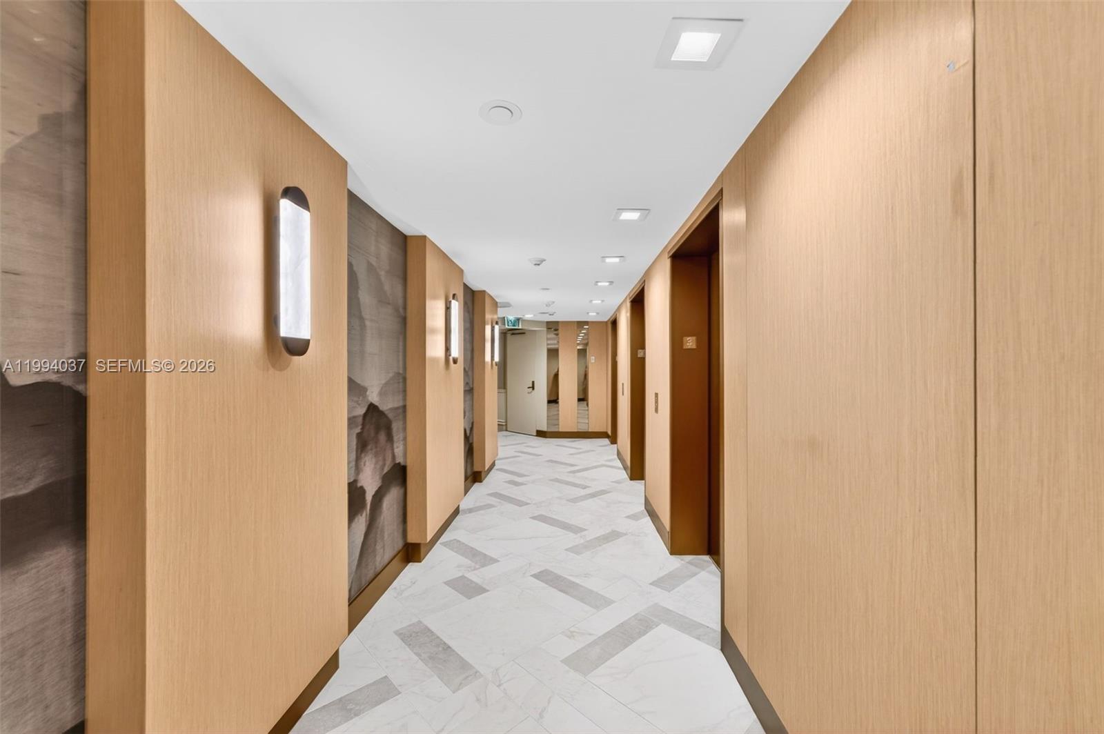 2800 Island Blvd Unit: PH02