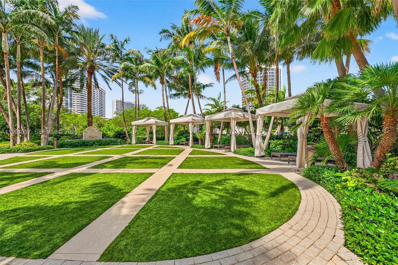 2800 Island Blvd Unit: PH02