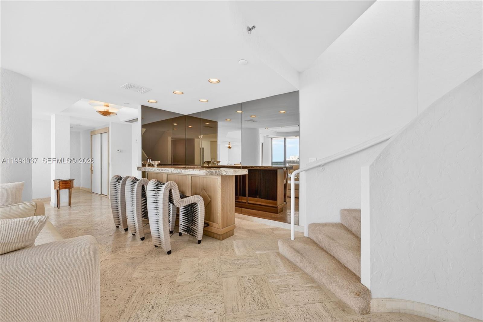 2800 Island Blvd Unit: PH02