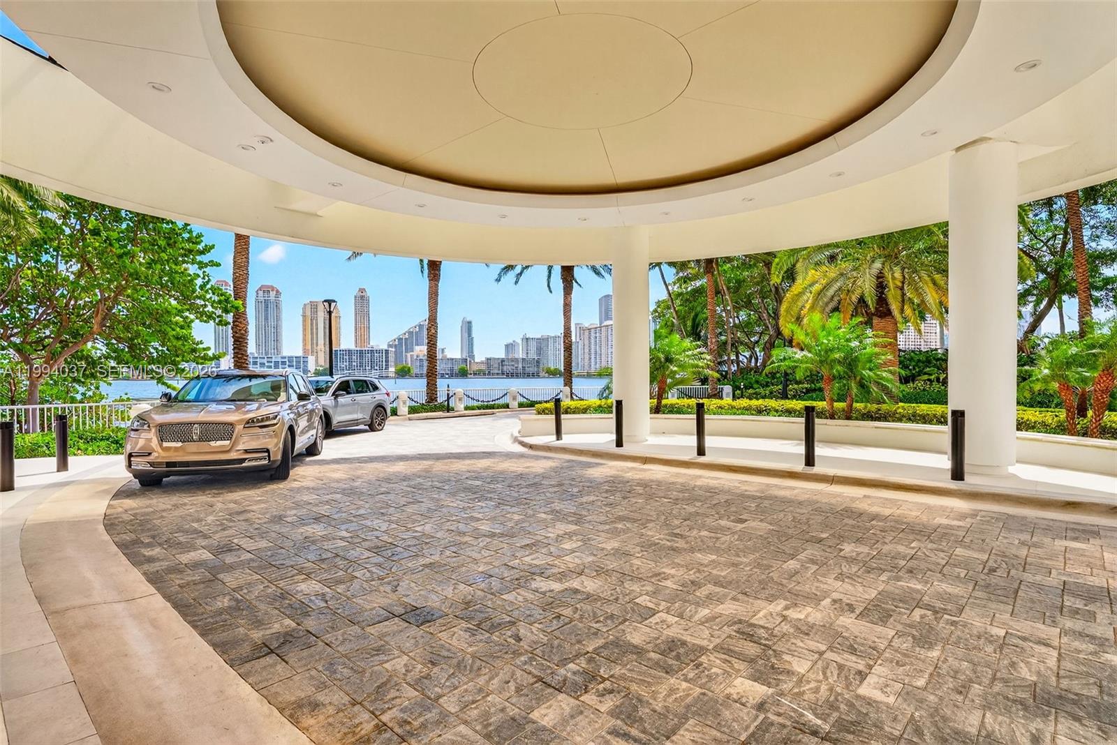 2800 Island Blvd Unit: PH02