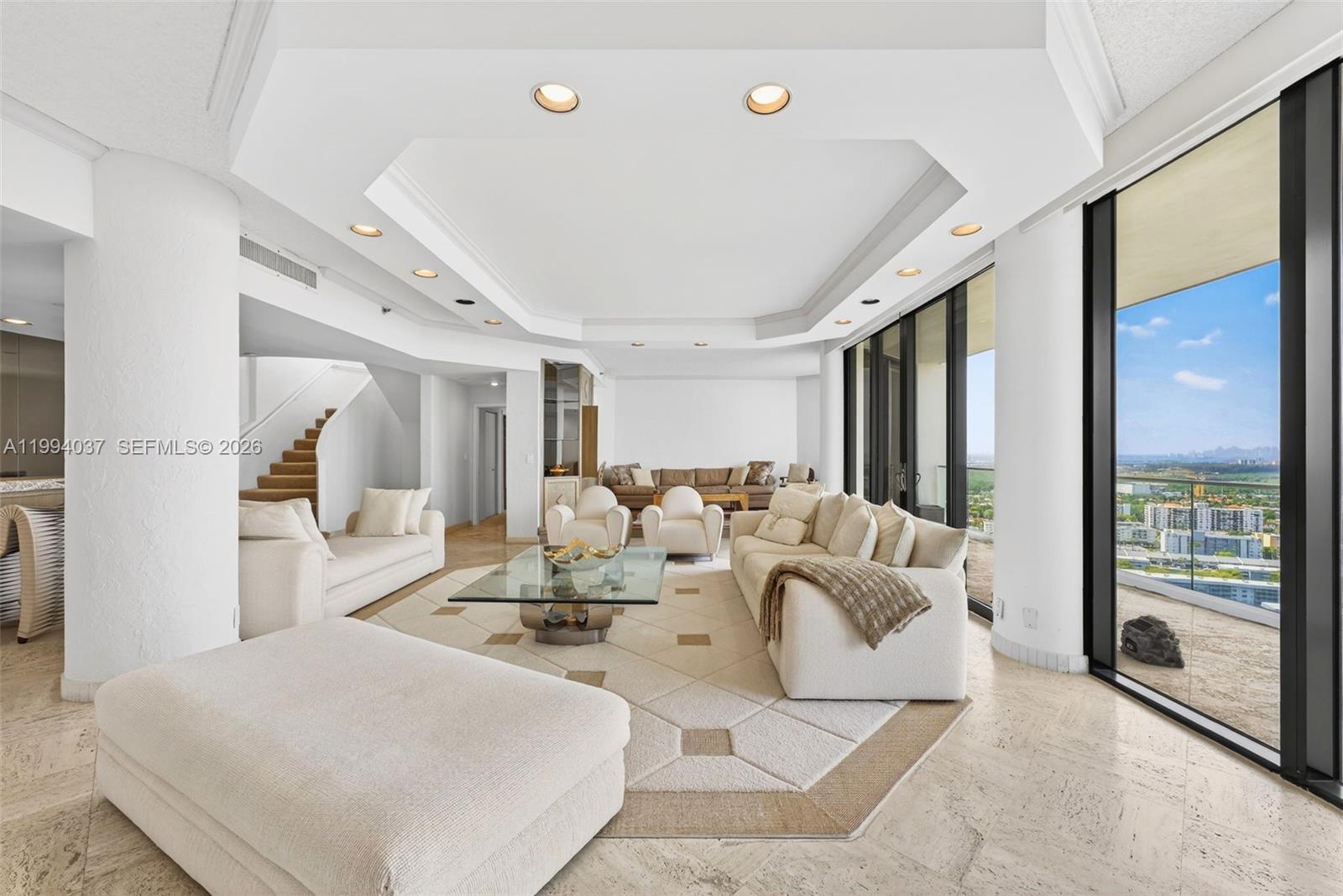 2800 Island Blvd Unit: PH02