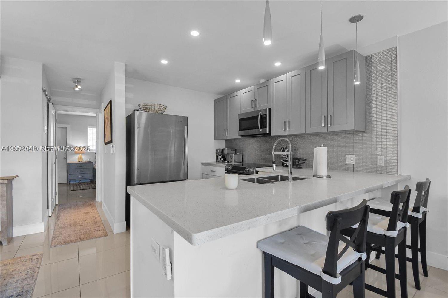 2701 Middle River Dr # 3