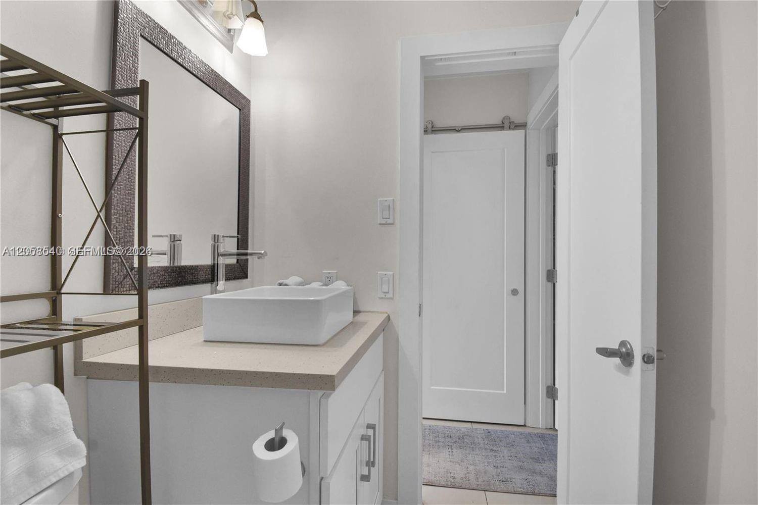 2701 Middle River Dr # 3