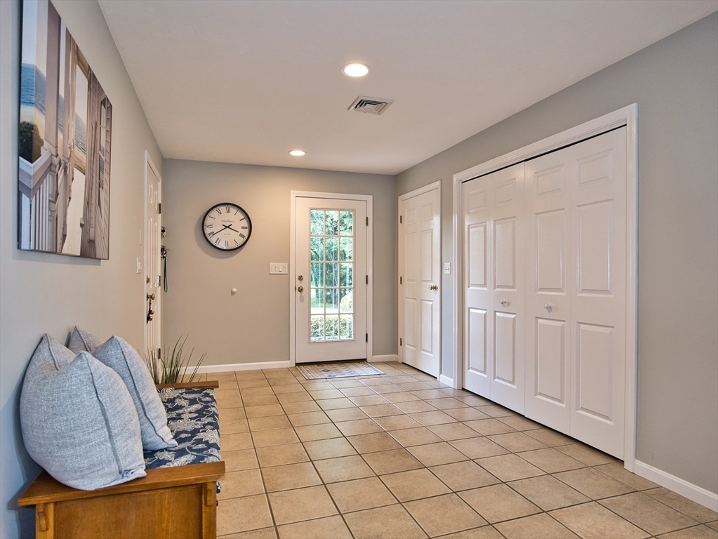 23 Baker Ln