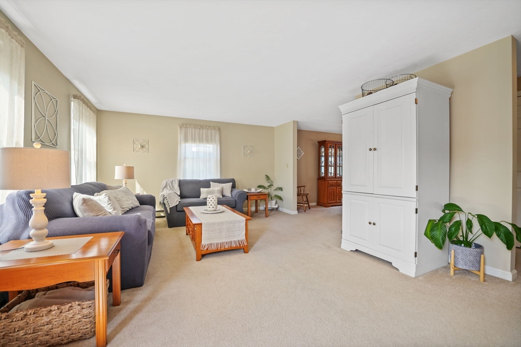 130 Pheasant Ln