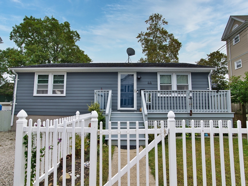 44 Maitland St
