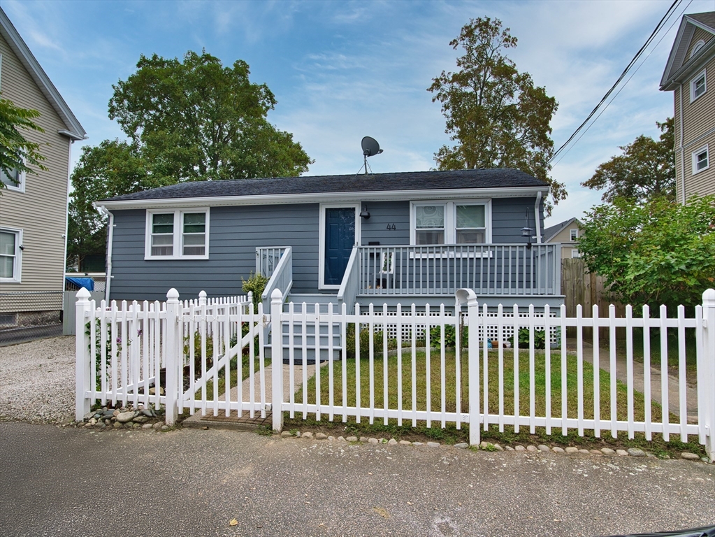 44 Maitland St