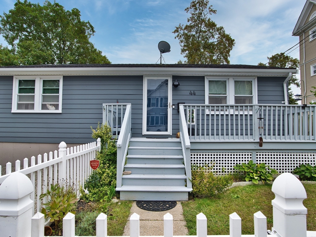 44 Maitland St