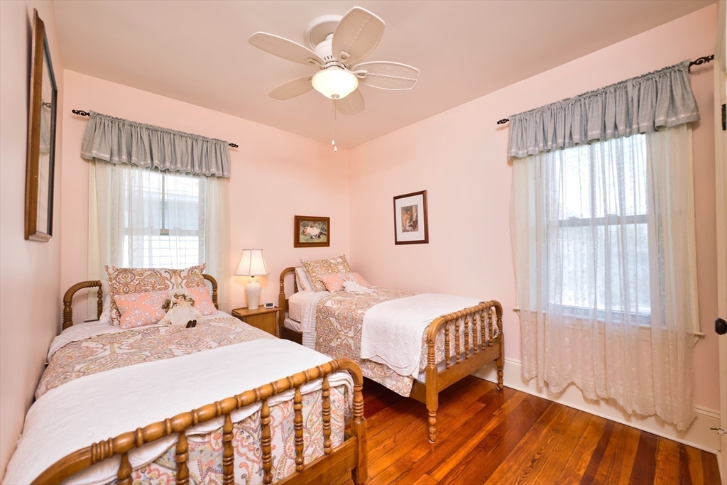 28 Priscilla St
