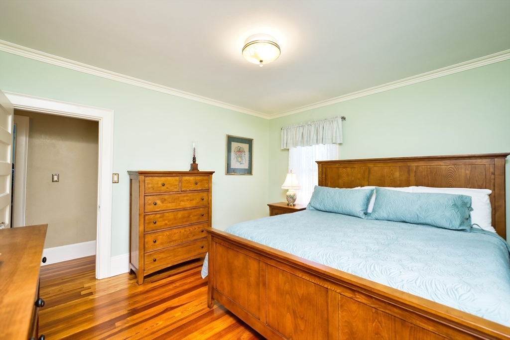 28 Priscilla St