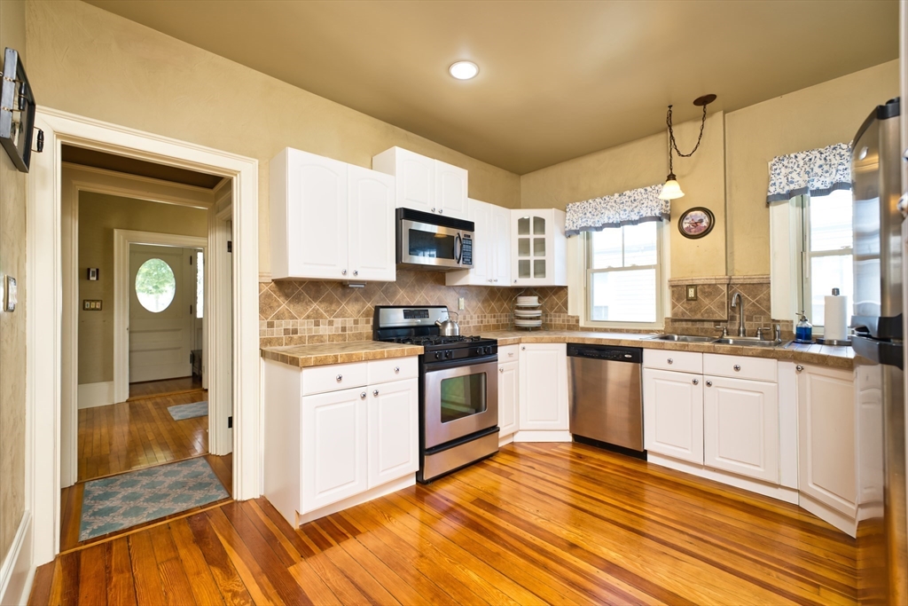 28 Priscilla St