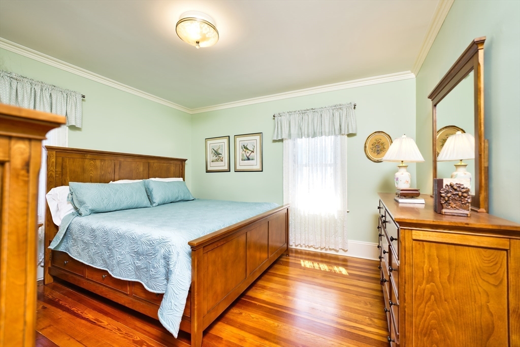 28 Priscilla St