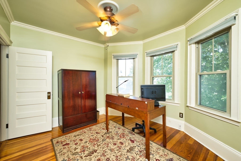 28 Priscilla St