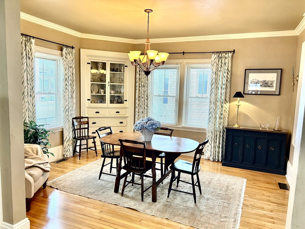 28 Priscilla St