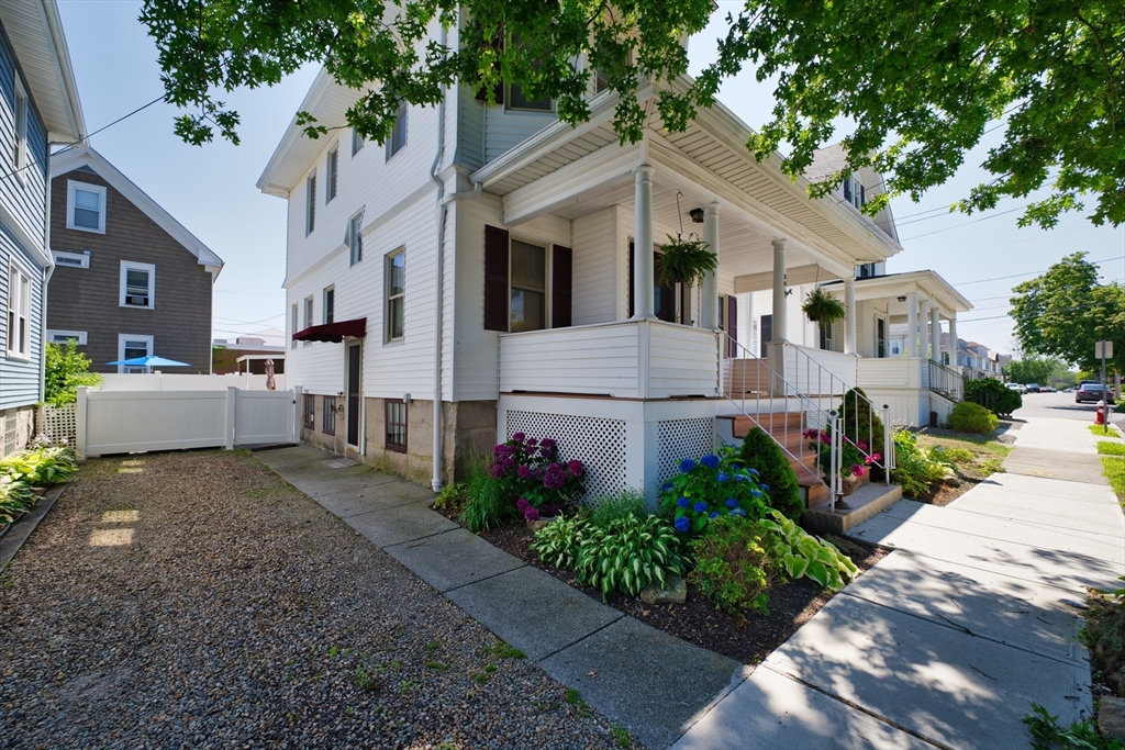 28 Priscilla St