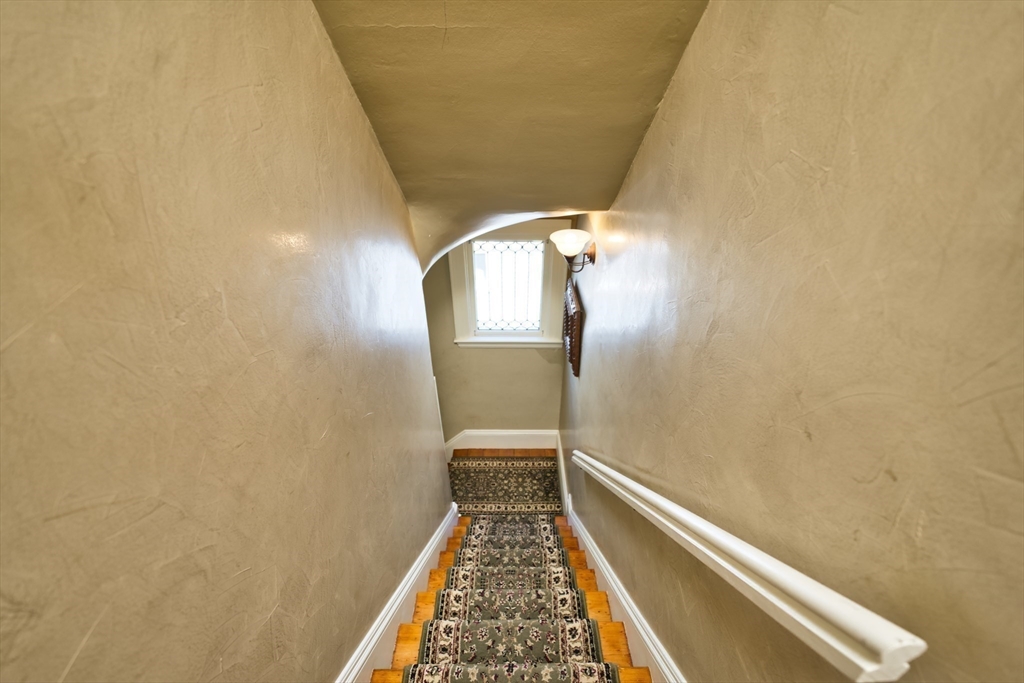 28 Priscilla St