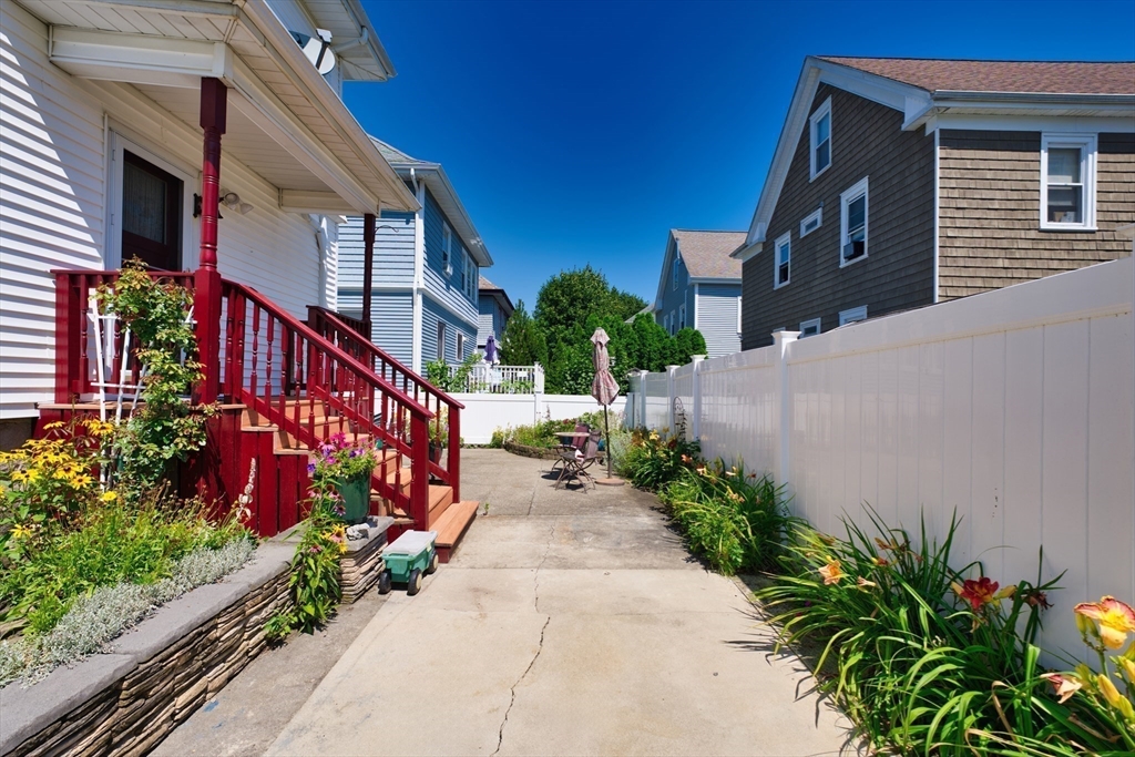 28 Priscilla St