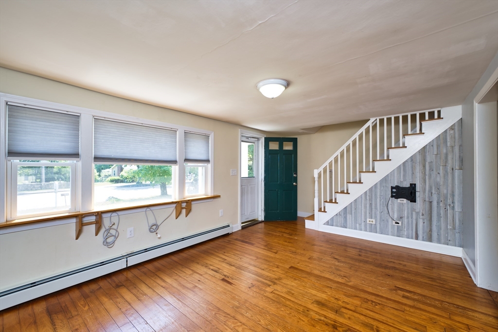 462 Old Westport Rd