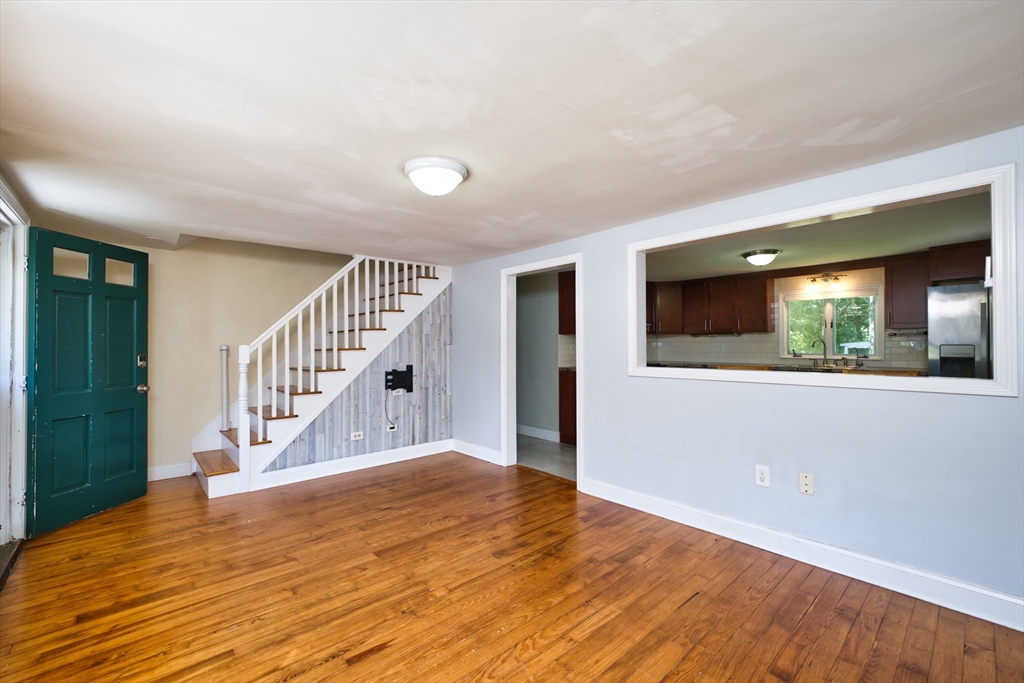 462 Old Westport Rd