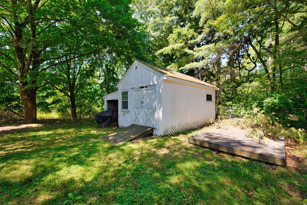 462 Old Westport Rd