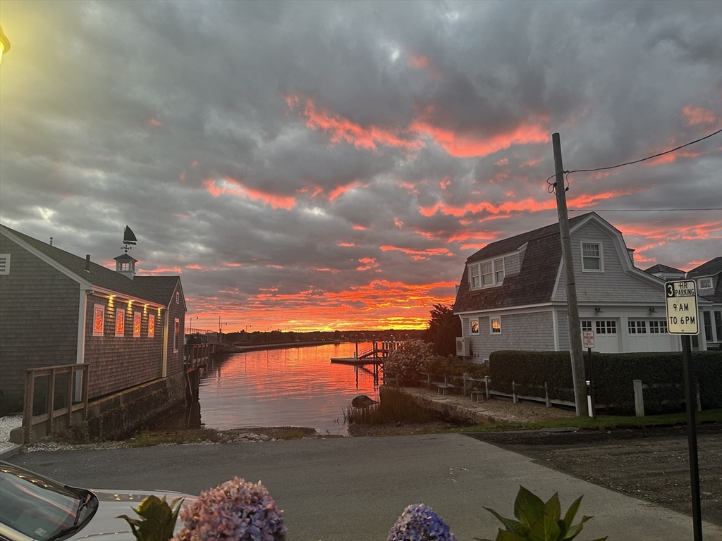 4 Bridge St