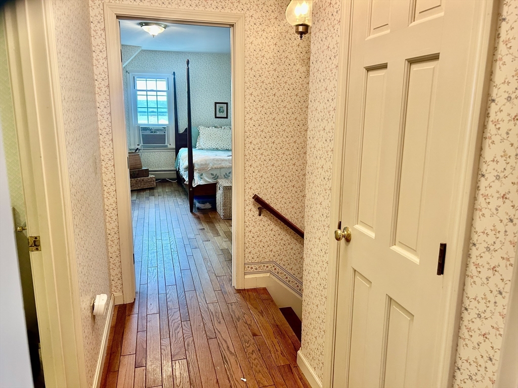 41 Nina St