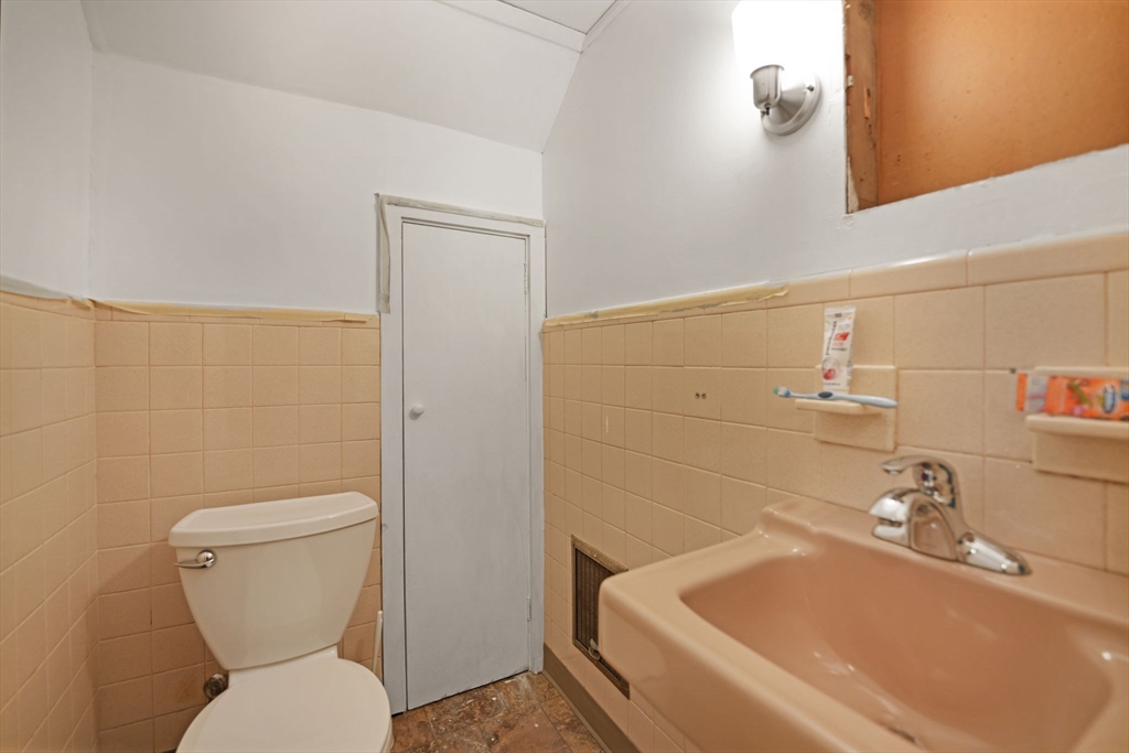 166 Alfred Lord Blvd