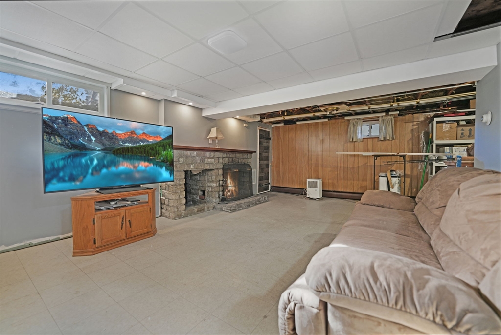 166 Alfred Lord Blvd