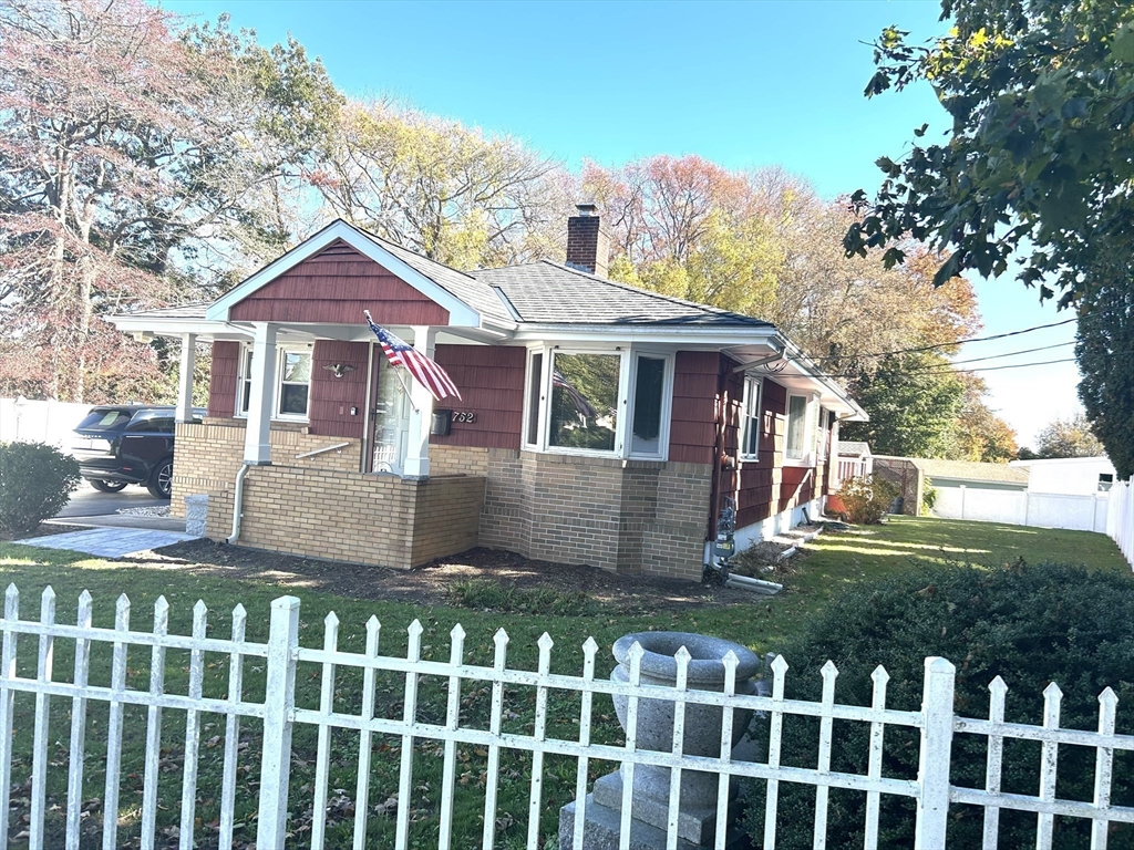 752 Dartmouth Street Unit: 1