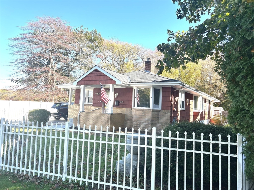 752 Dartmouth Street Unit: 1