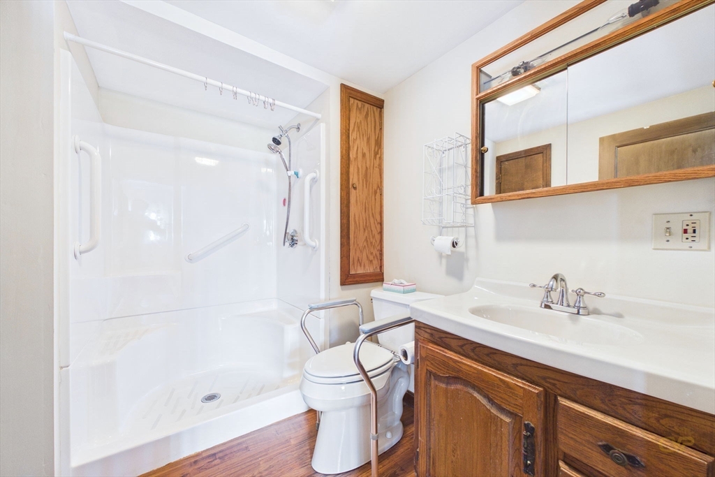 15 Transit St
