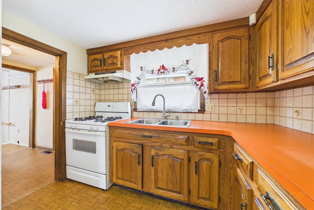 15 Transit St