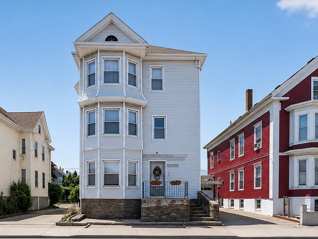 203 County St