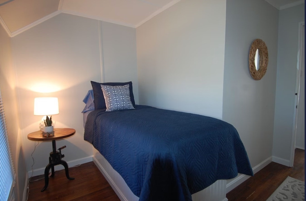 29 Bayview Ave