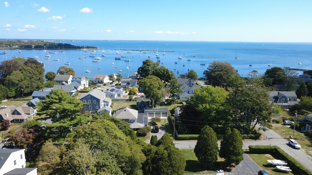 29 Bayview Ave
