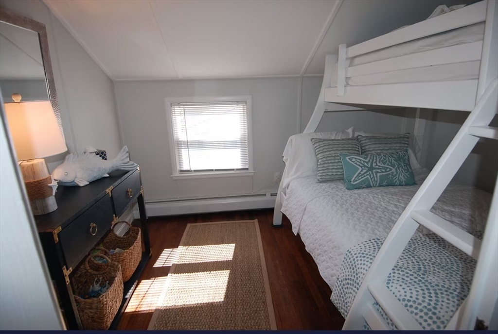 29 Bayview Ave