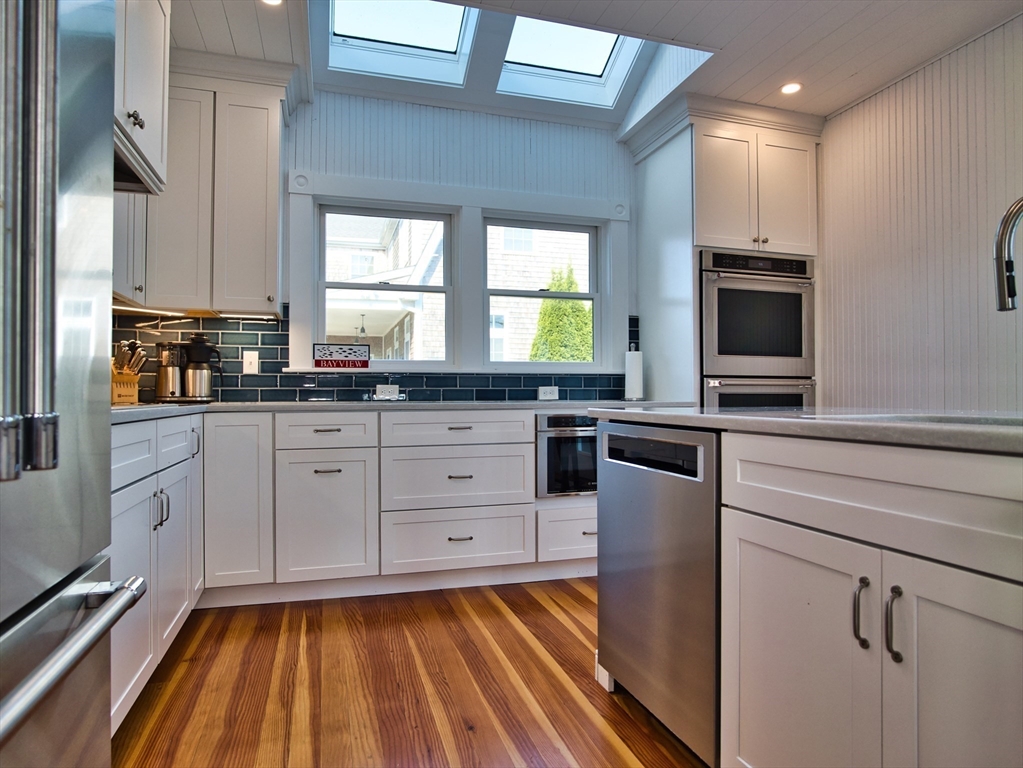 86 Degaris Ave