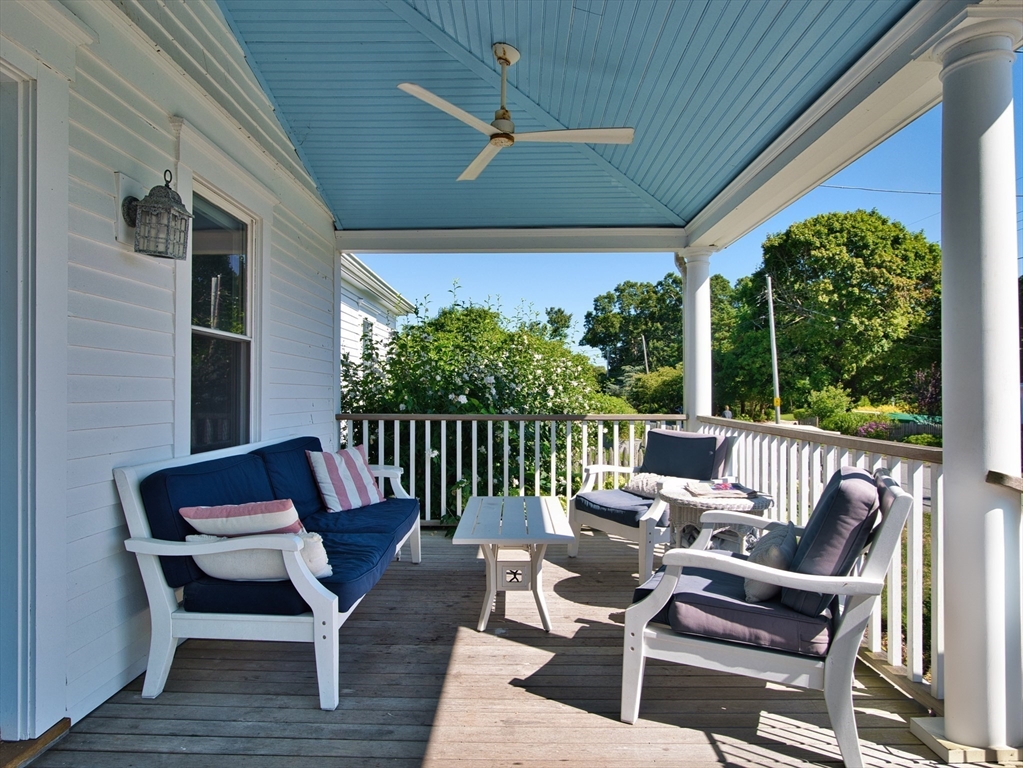 86 Degaris Ave