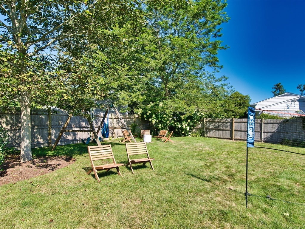 86 Degaris Ave