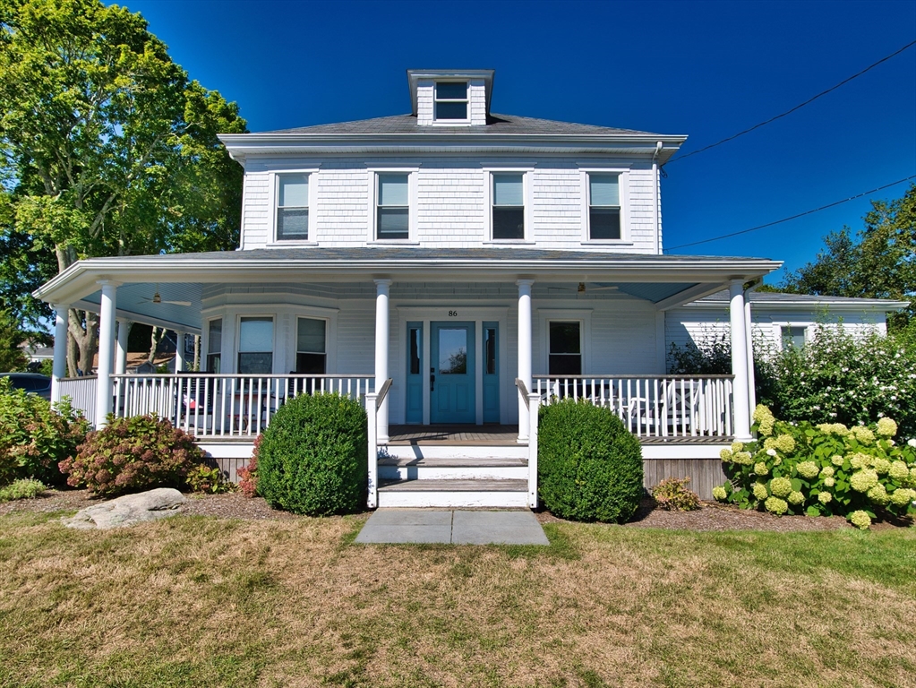 86 Degaris Ave