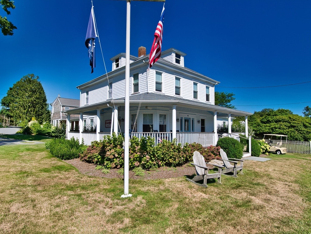 86 Degaris Ave