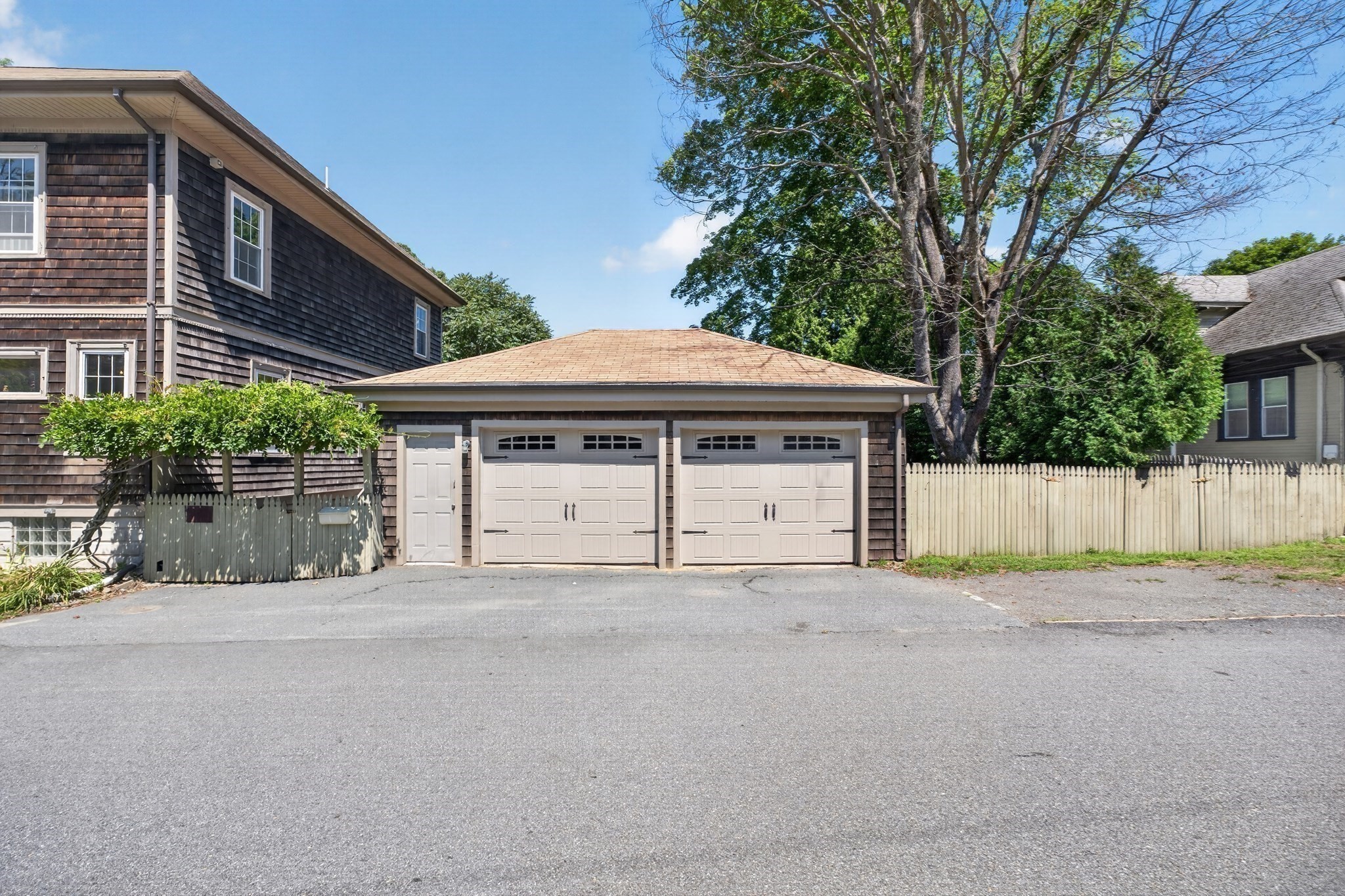 594 Slocum Rd