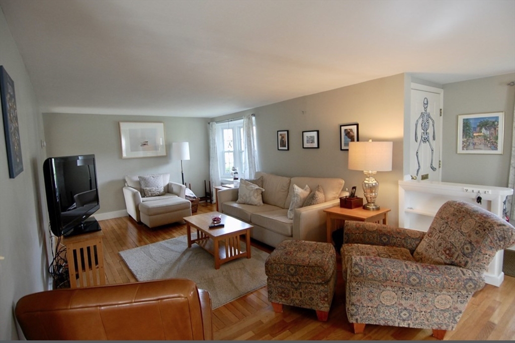 6 N Pleasant Street