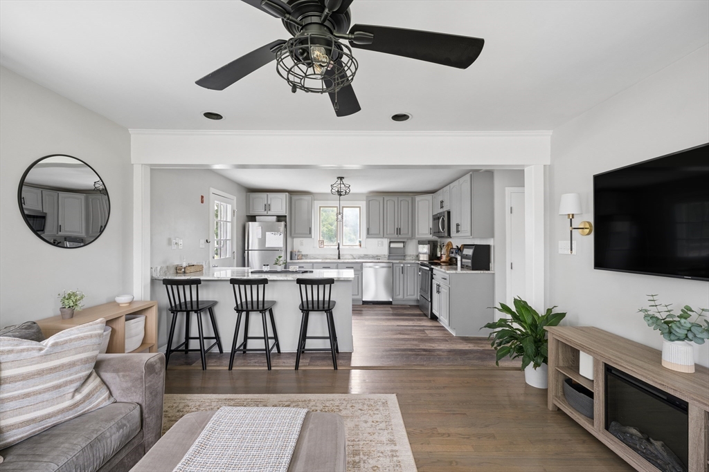 706 Russells Mills Rd