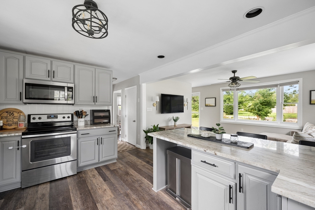 706 Russells Mills Rd