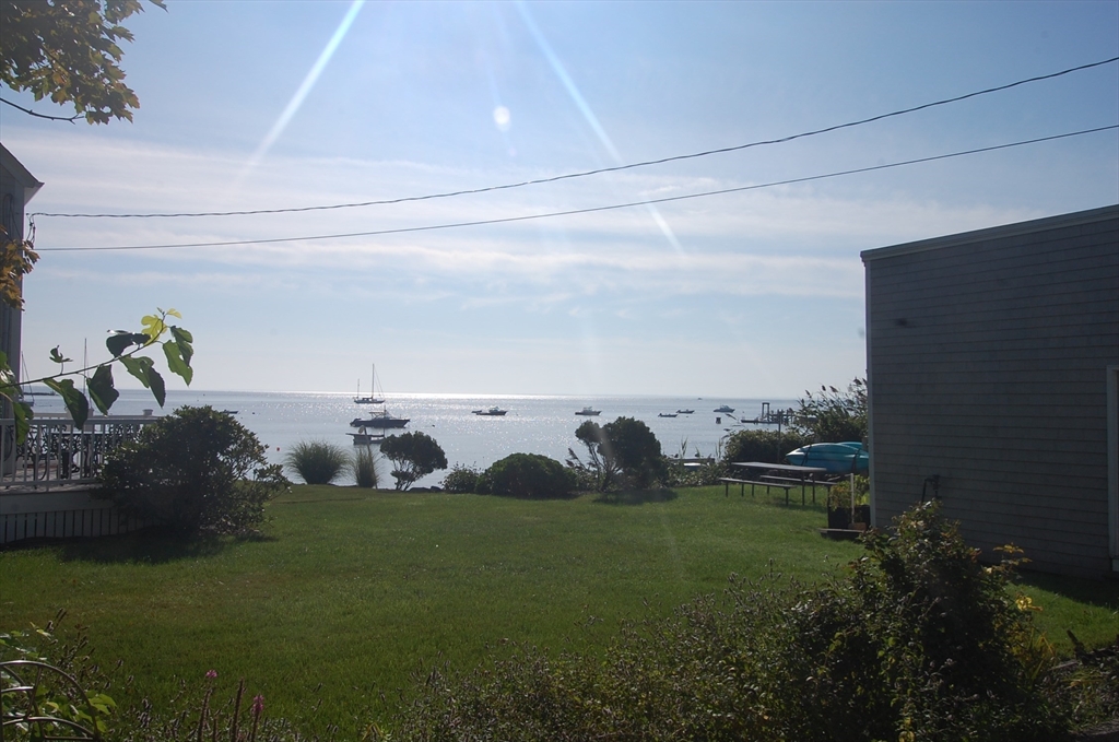 6 Bayview Ave