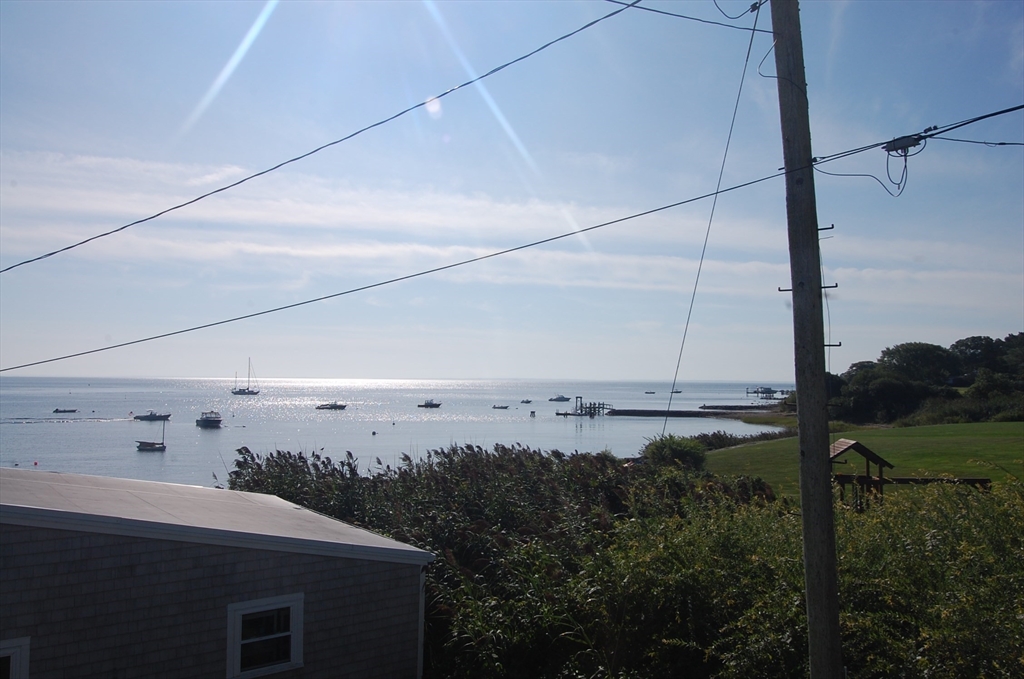 6 Bayview Ave