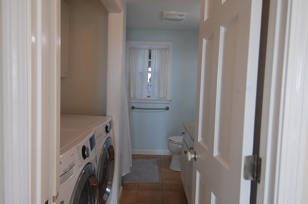 6 Bayview Ave