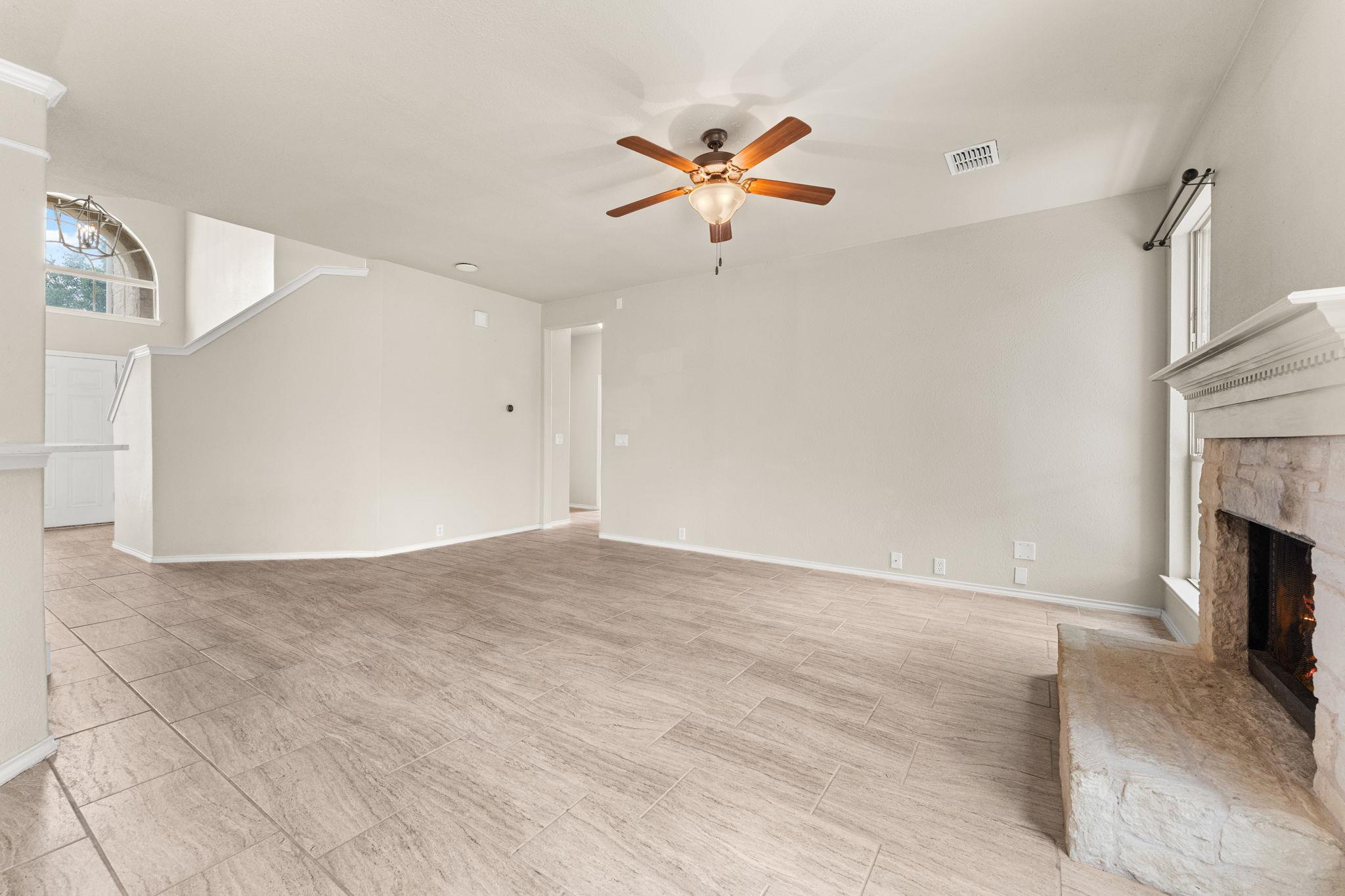10916 Colonel Winn LOOP